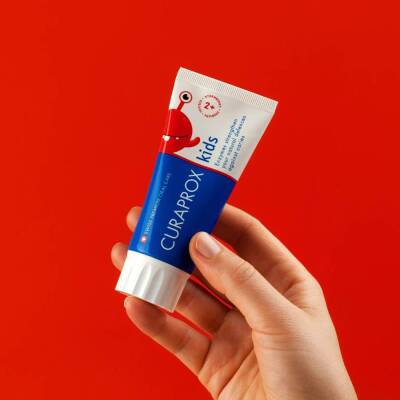 Curaprox Enzycal Kids Strawberry 950 ppm Diş Macunu 60 ml / Çilek Aromalı (2 Yaş ve üzeri) - 3