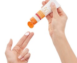 Vichy Capital Soleil Soin Anti-Age Antioxydant 3-en-1 SPF 50 50 ml - 3